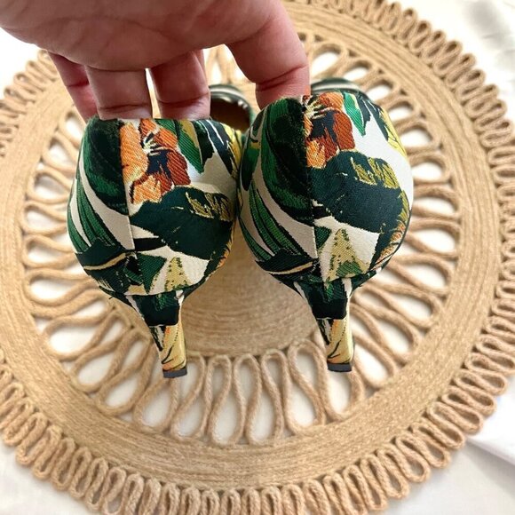 Stuart Weitzman Tropical Botanical Square Toe Green Multicolor Kitten Heels 7.5 - Picture 6 of 11